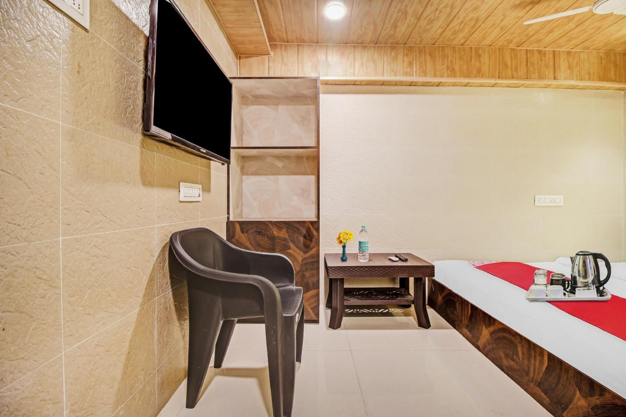 Hotel Ambedkar Kalyan Bagian luar foto