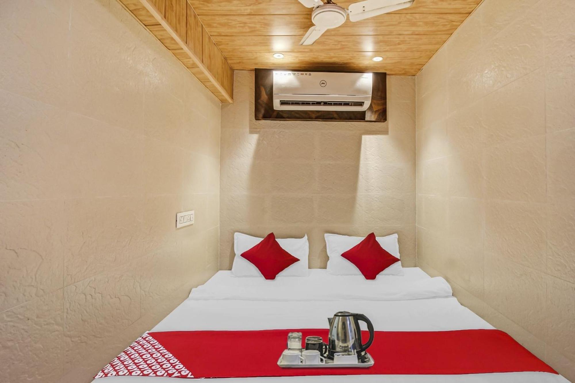 Hotel Ambedkar Kalyan Bagian luar foto