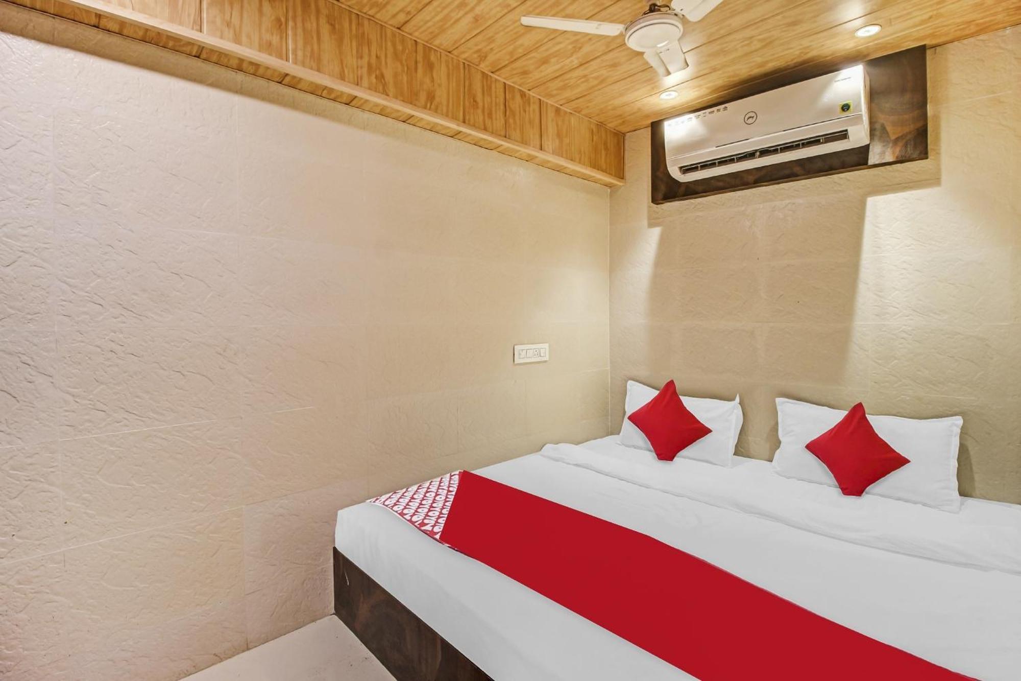 Hotel Ambedkar Kalyan Bagian luar foto
