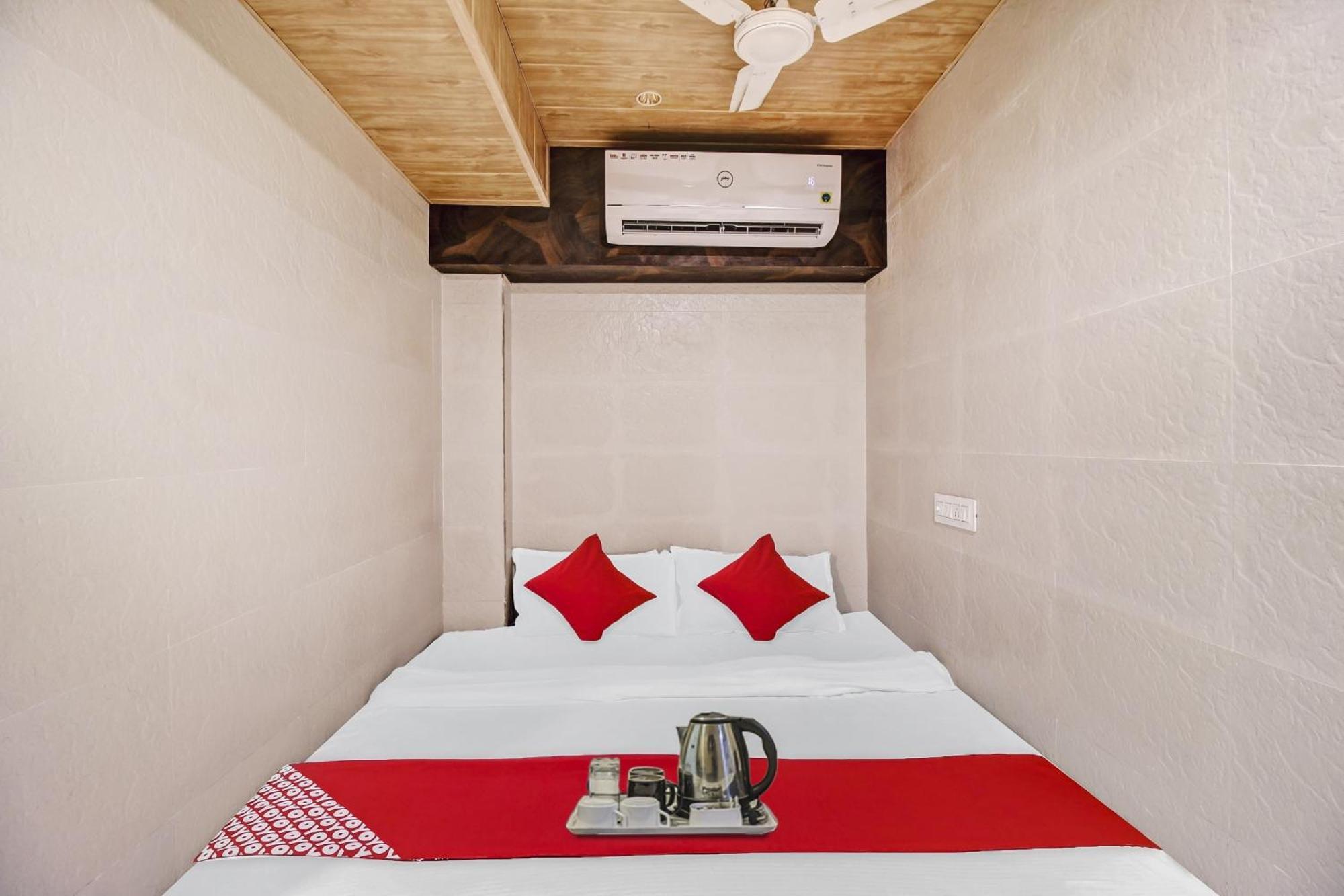 Hotel Ambedkar Kalyan Bagian luar foto
